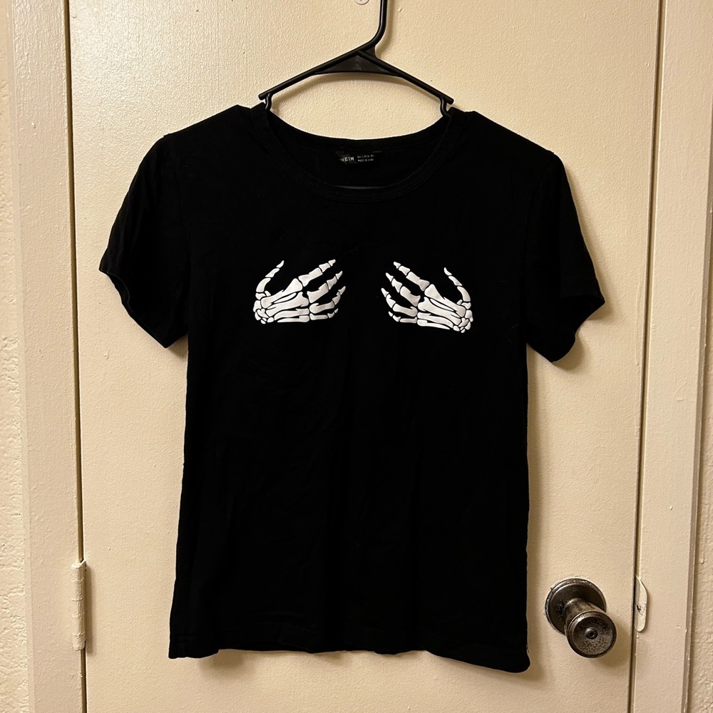 Graphic tee